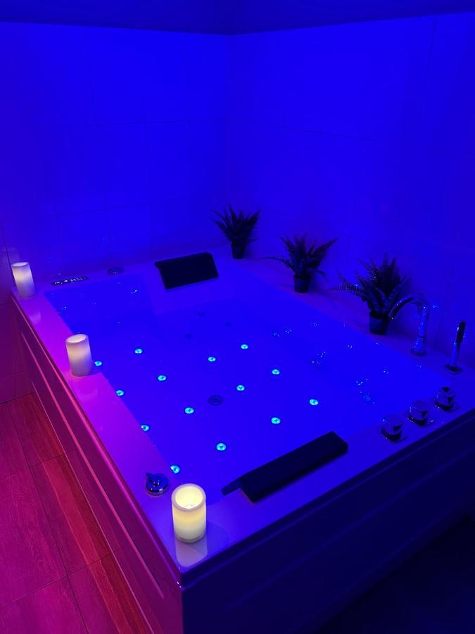 Narbnb - Eden Suite - Jacuzzi - Parking - Clim Narbonne Ngoại thất bức ảnh